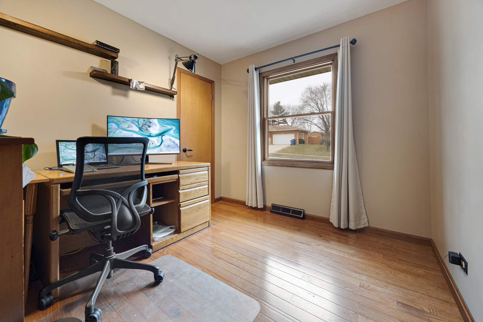 145 Concord Avenue, South Elgin, IL 60177