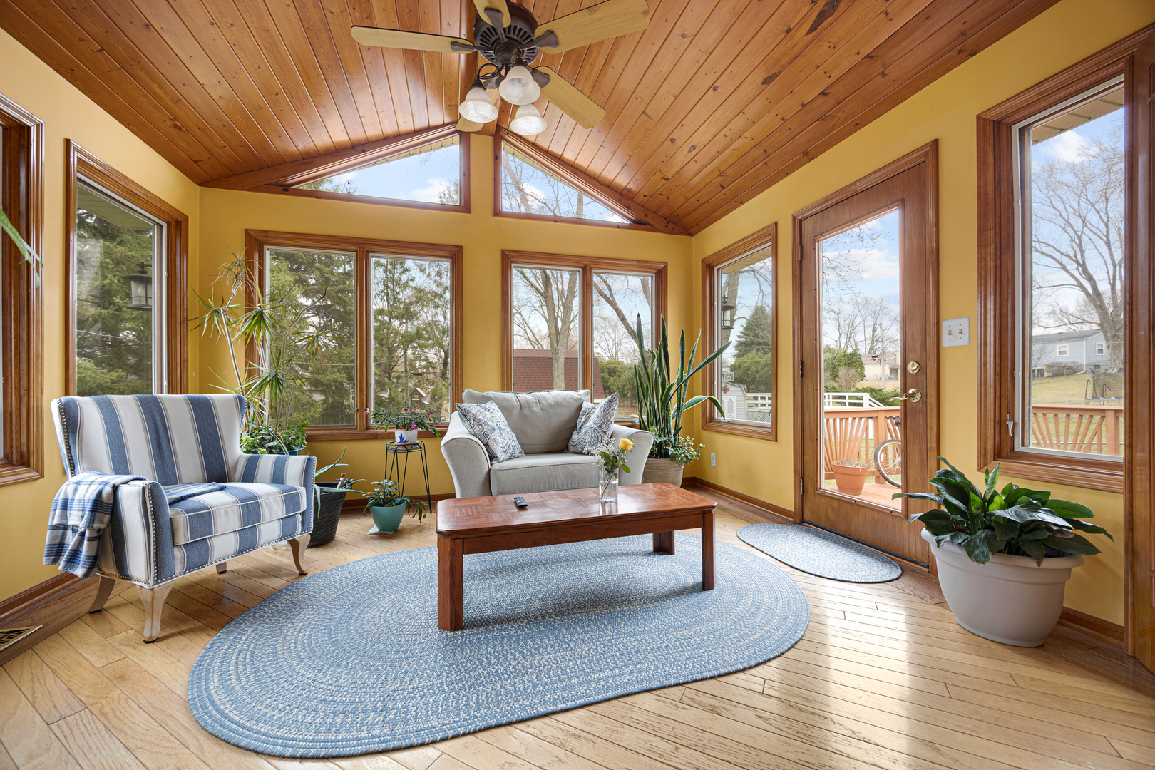 145 Concord Avenue, South Elgin, IL 60177