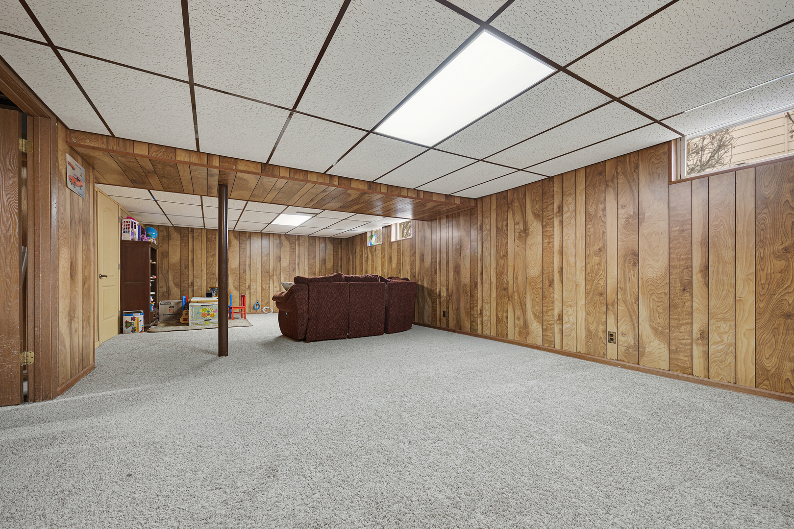 145 Concord Avenue, South Elgin, IL 60177