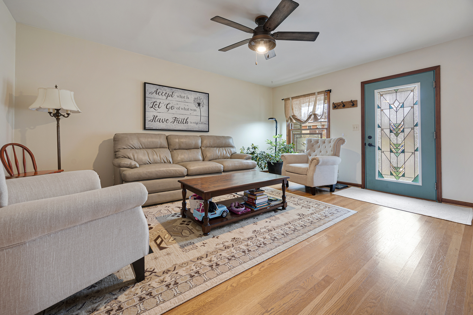 145 Concord Avenue, South Elgin, IL 60177