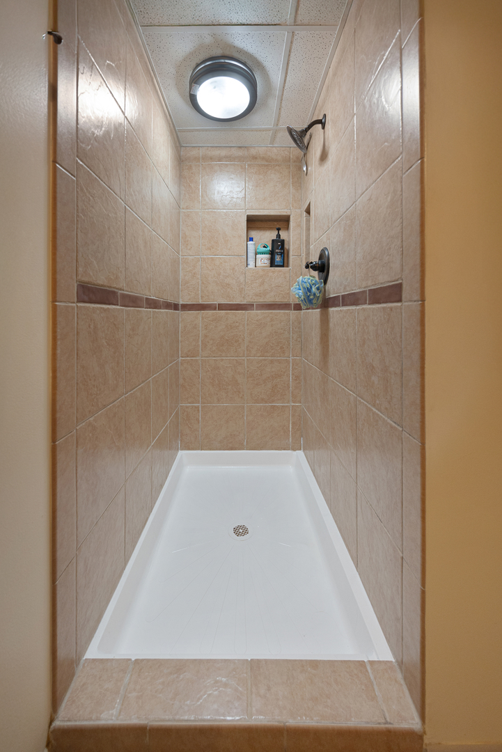 145 Concord Avenue, South Elgin, IL 60177