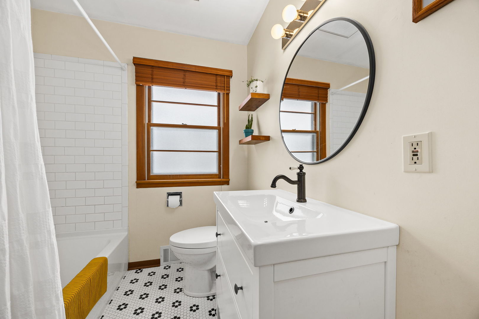 140 N Main Street, Lombard, IL 60148