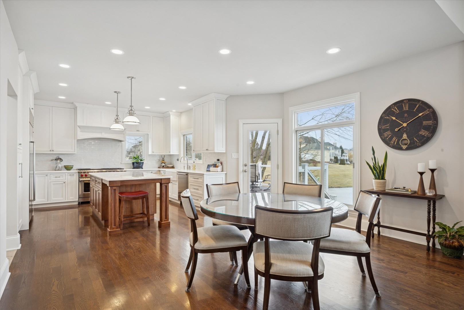 6837 Fieldstone Drive, Burr Ridge, IL 60527