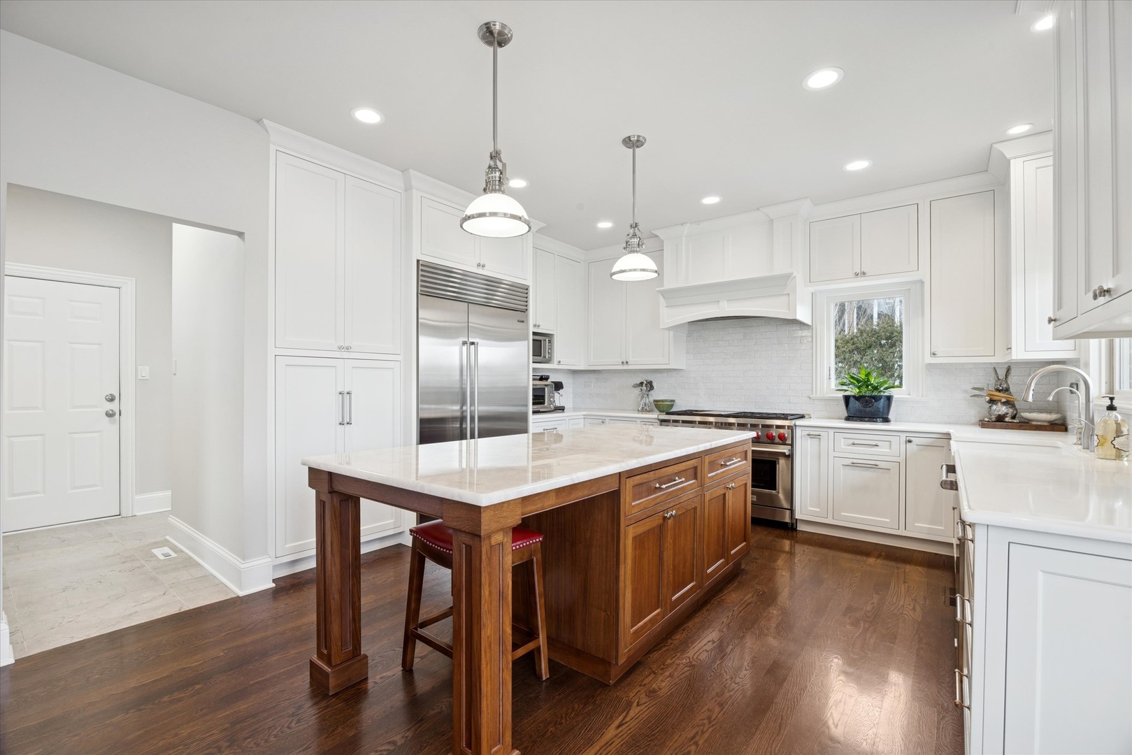 6837 Fieldstone Drive, Burr Ridge, IL 60527