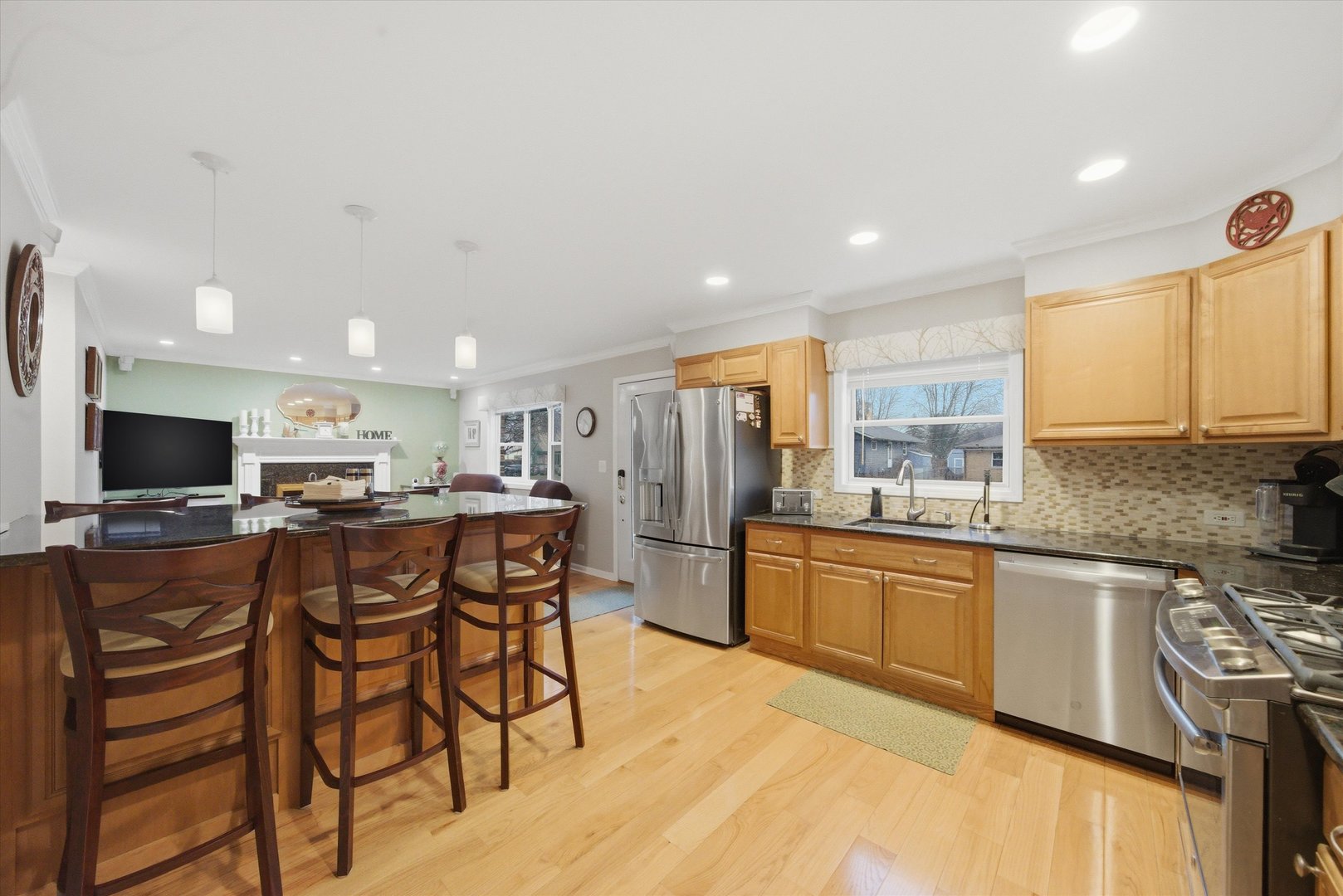 522 Lilac Court, Round Lake Beach, IL 60073