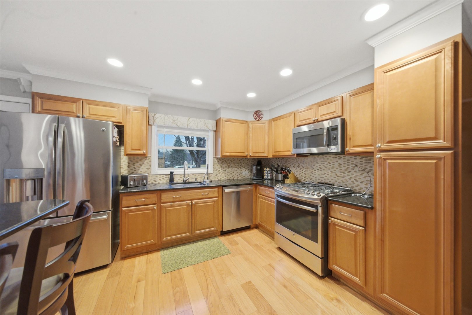 522 Lilac Court, Round Lake Beach, IL 60073