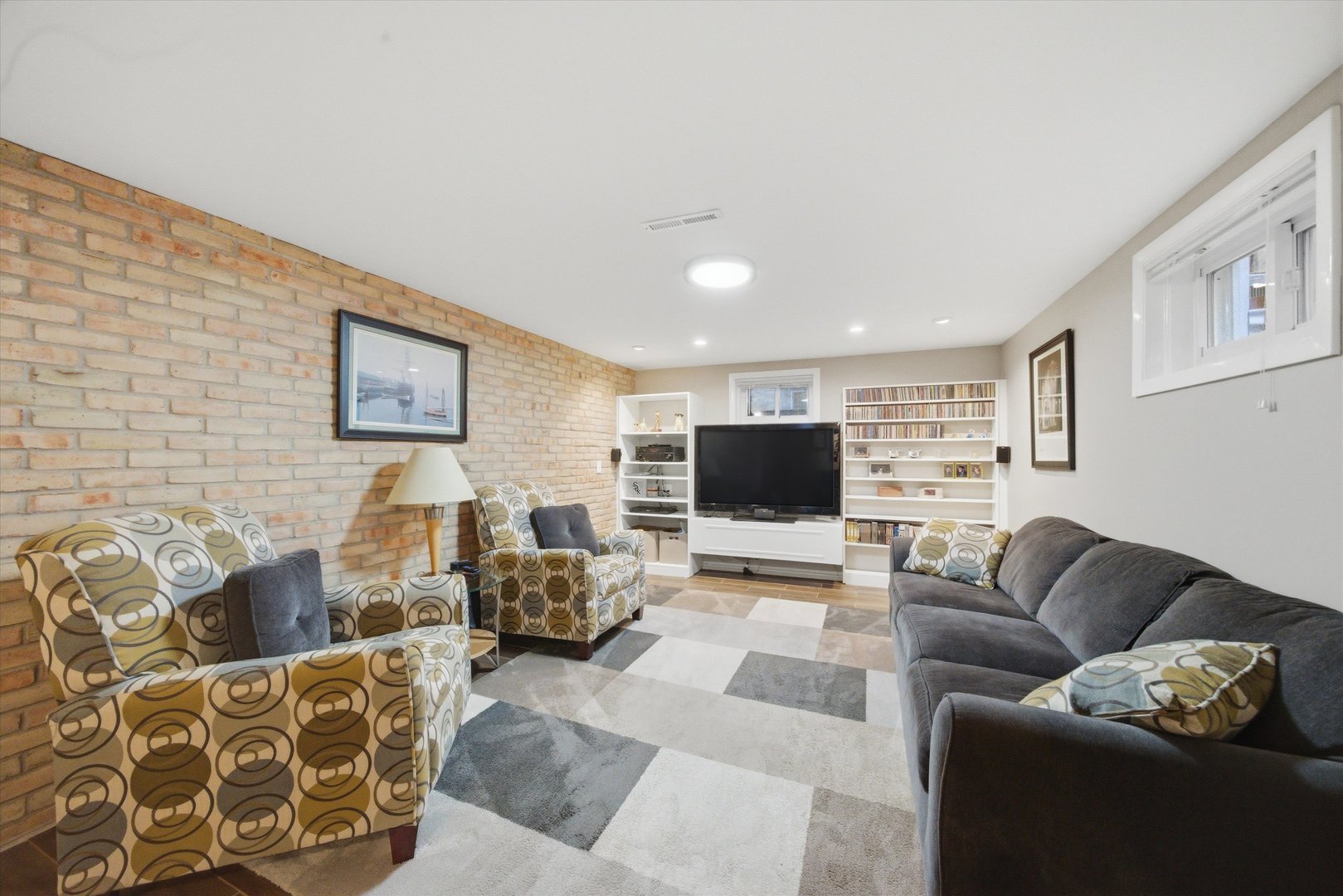 522 Lilac Court, Round Lake Beach, IL 60073