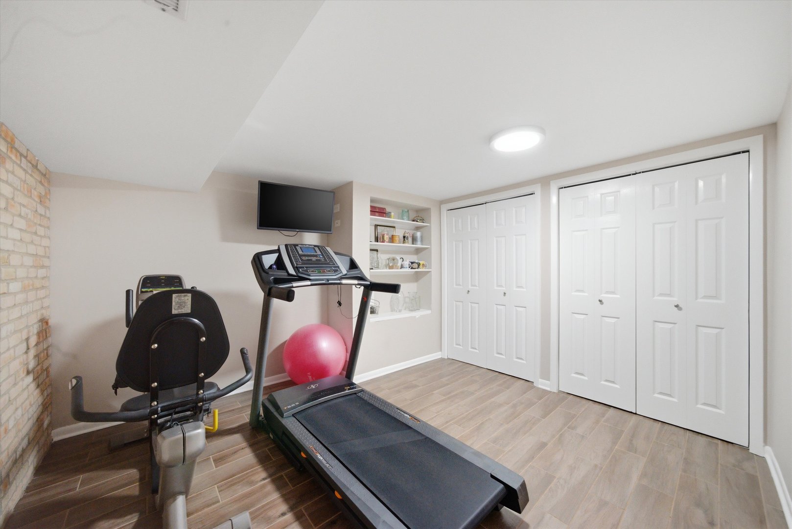 522 Lilac Court, Round Lake Beach, IL 60073