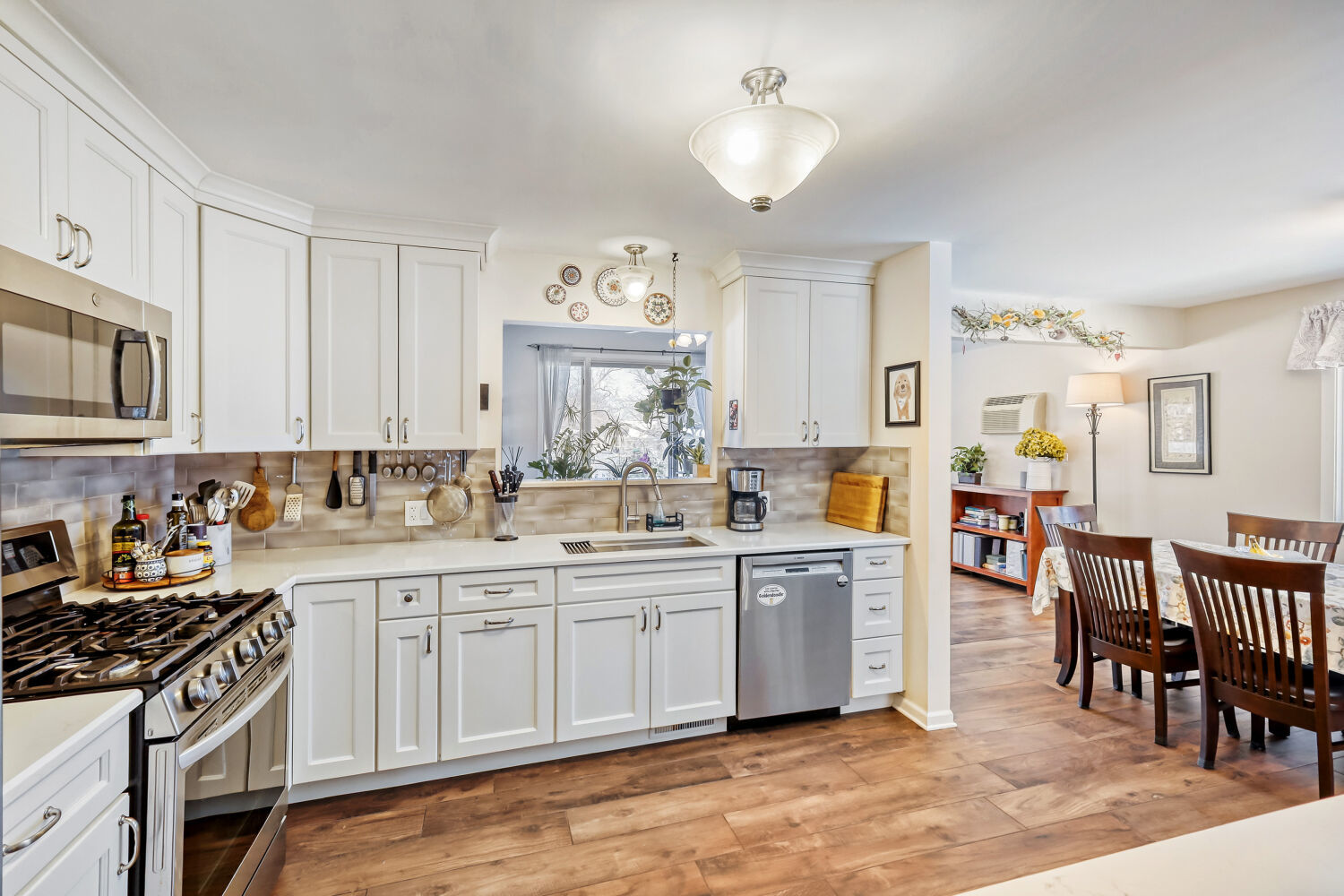 205 Cambridge Lane, Bloomingdale, IL 60108