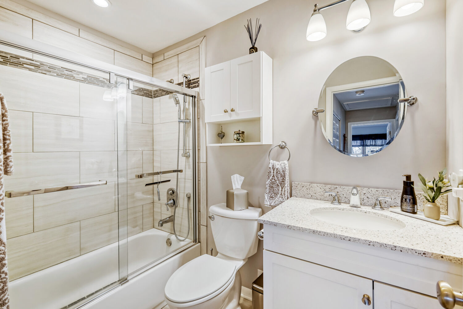 205 Cambridge Lane, Bloomingdale, IL 60108