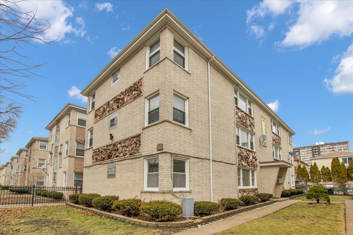 8634 W Summerdale Avenue #1S, Chicago, IL 60656