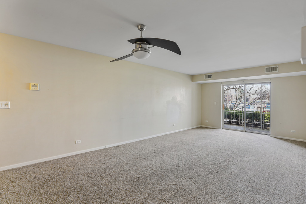 764 N Gary Avenue #110, Carol Stream, IL 60188