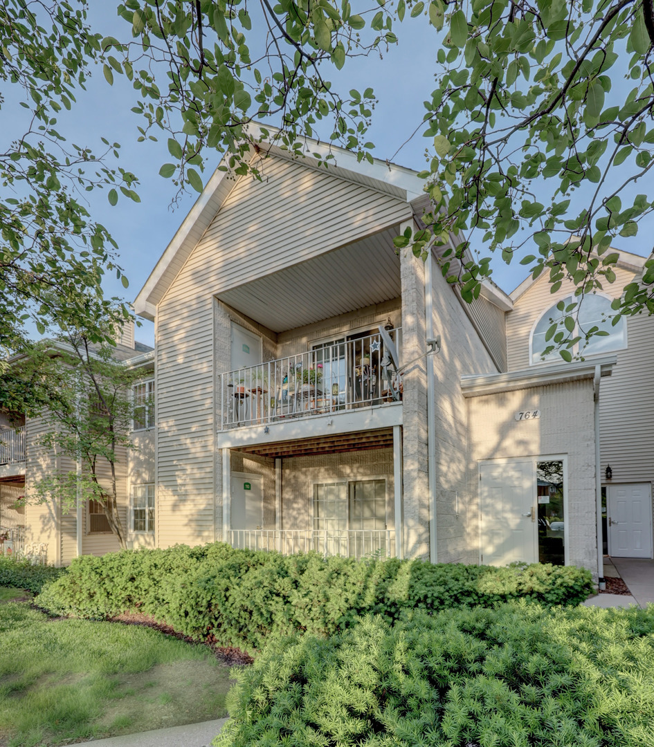 764 N Gary Avenue #110, Carol Stream, IL 60188