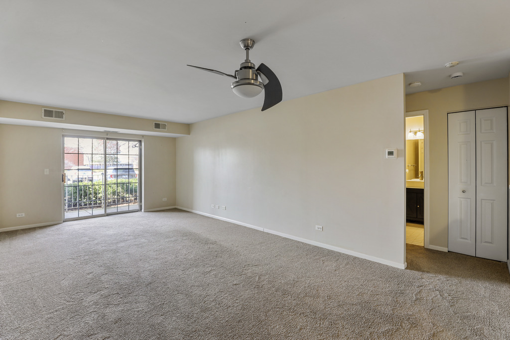 764 N Gary Avenue #110, Carol Stream, IL 60188