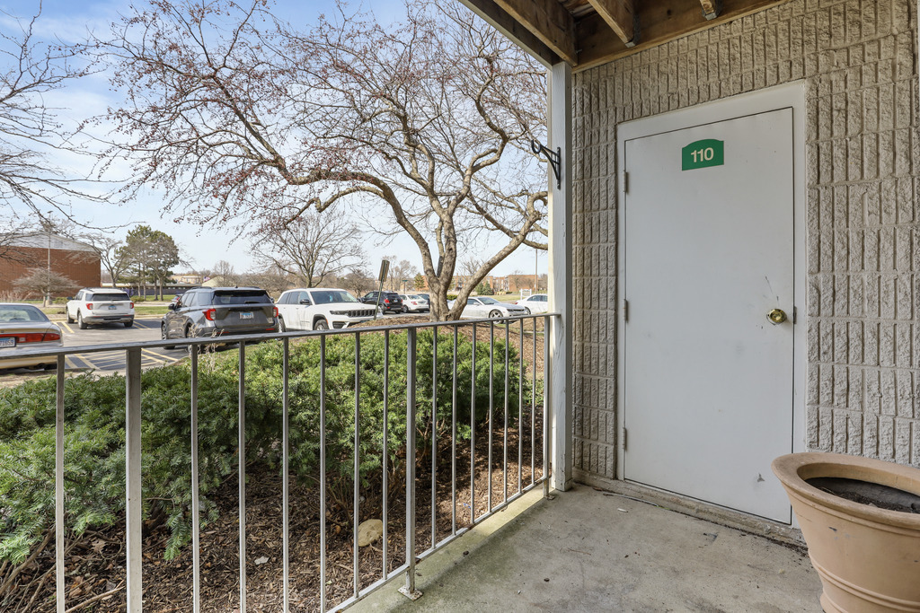 764 N Gary Avenue #110, Carol Stream, IL 60188