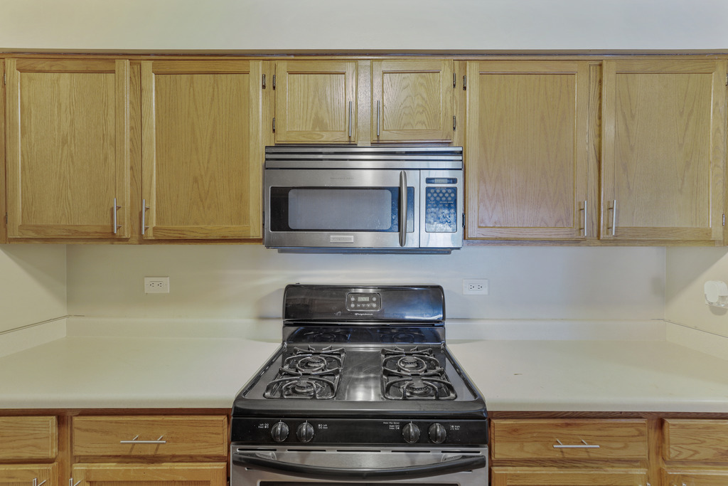 764 N Gary Avenue #110, Carol Stream, IL 60188