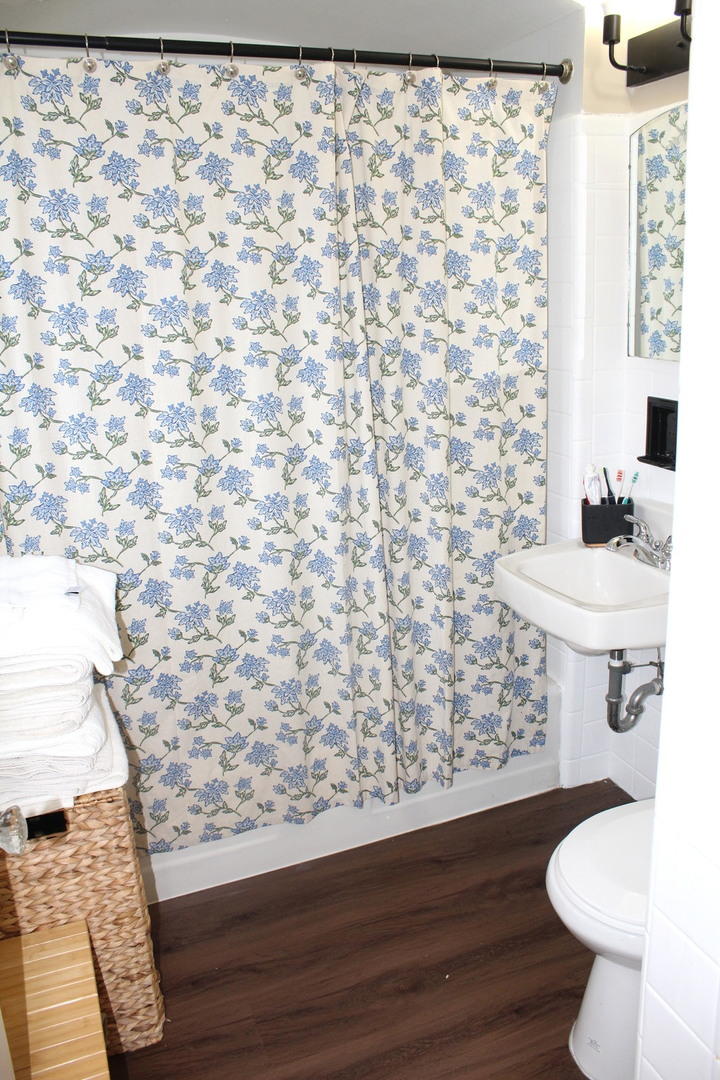 6034 S Komensky Avenue, Chicago, IL 60629