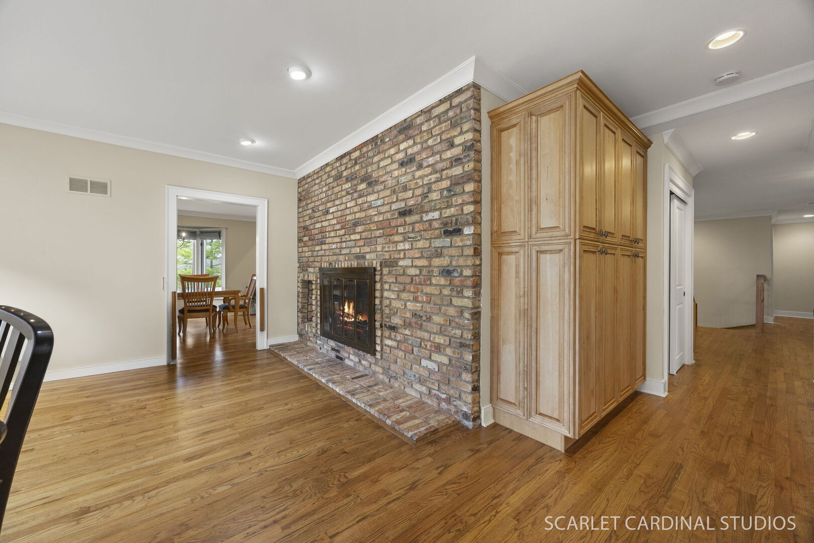 320 Oakwood Court, Wheaton, IL 60189