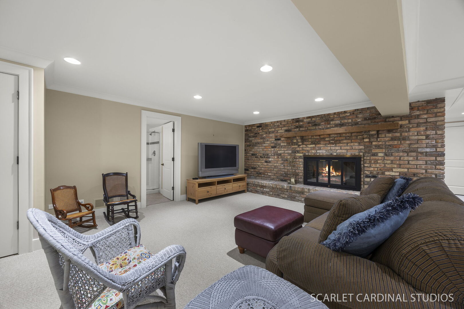 320 Oakwood Court, Wheaton, IL 60189