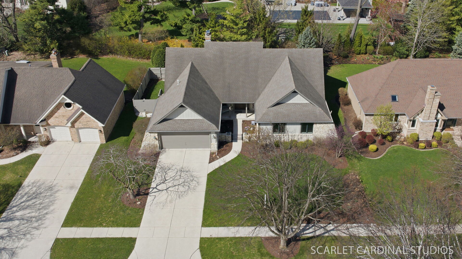 320 Oakwood Court, Wheaton, IL 60189