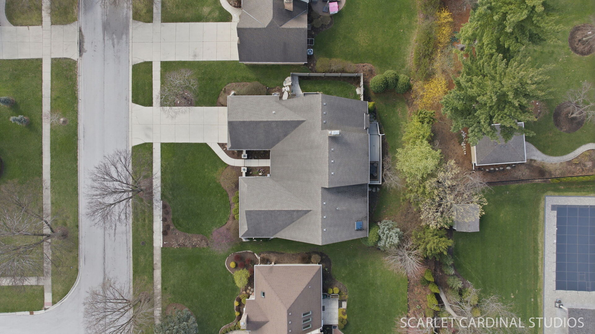 320 Oakwood Court, Wheaton, IL 60189