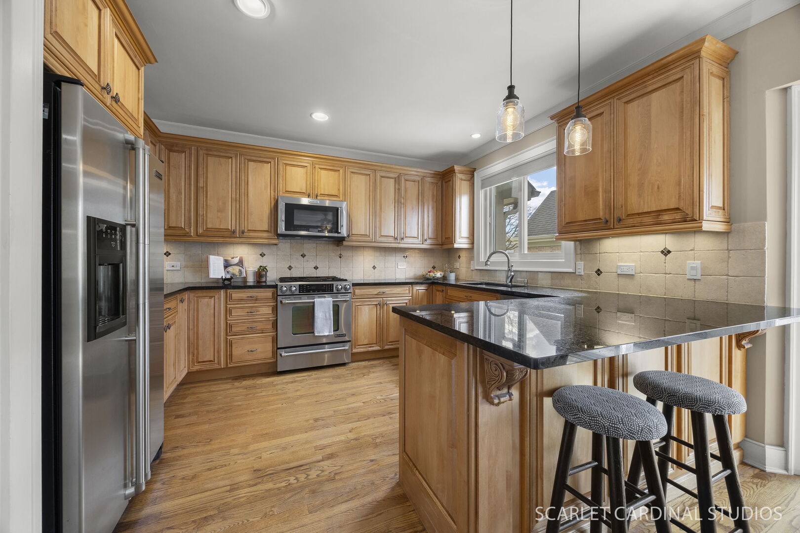 320 Oakwood Court, Wheaton, IL 60189