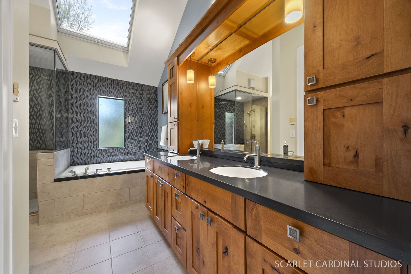 320 Oakwood Court, Wheaton, IL 60189