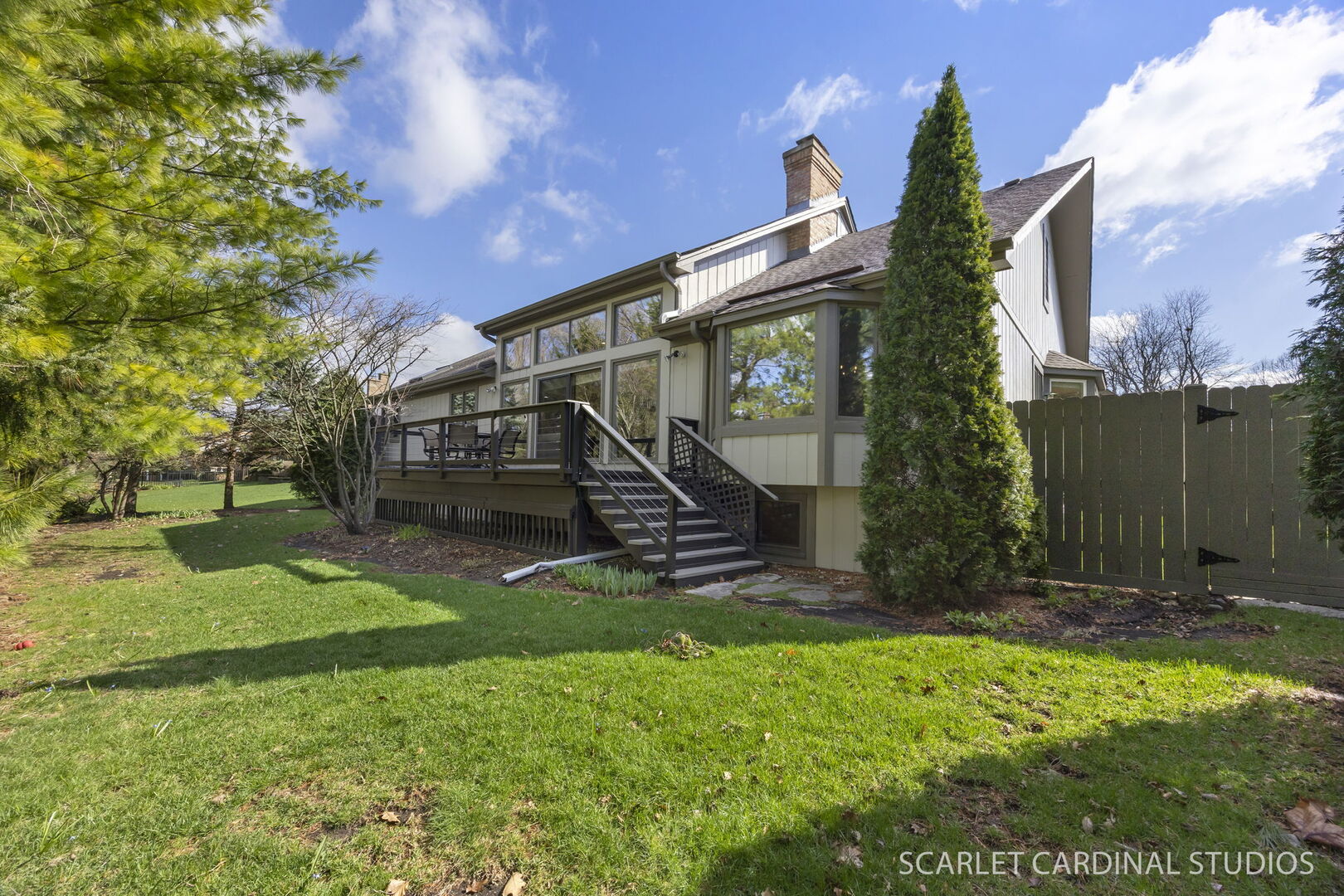 320 Oakwood Court, Wheaton, IL 60189