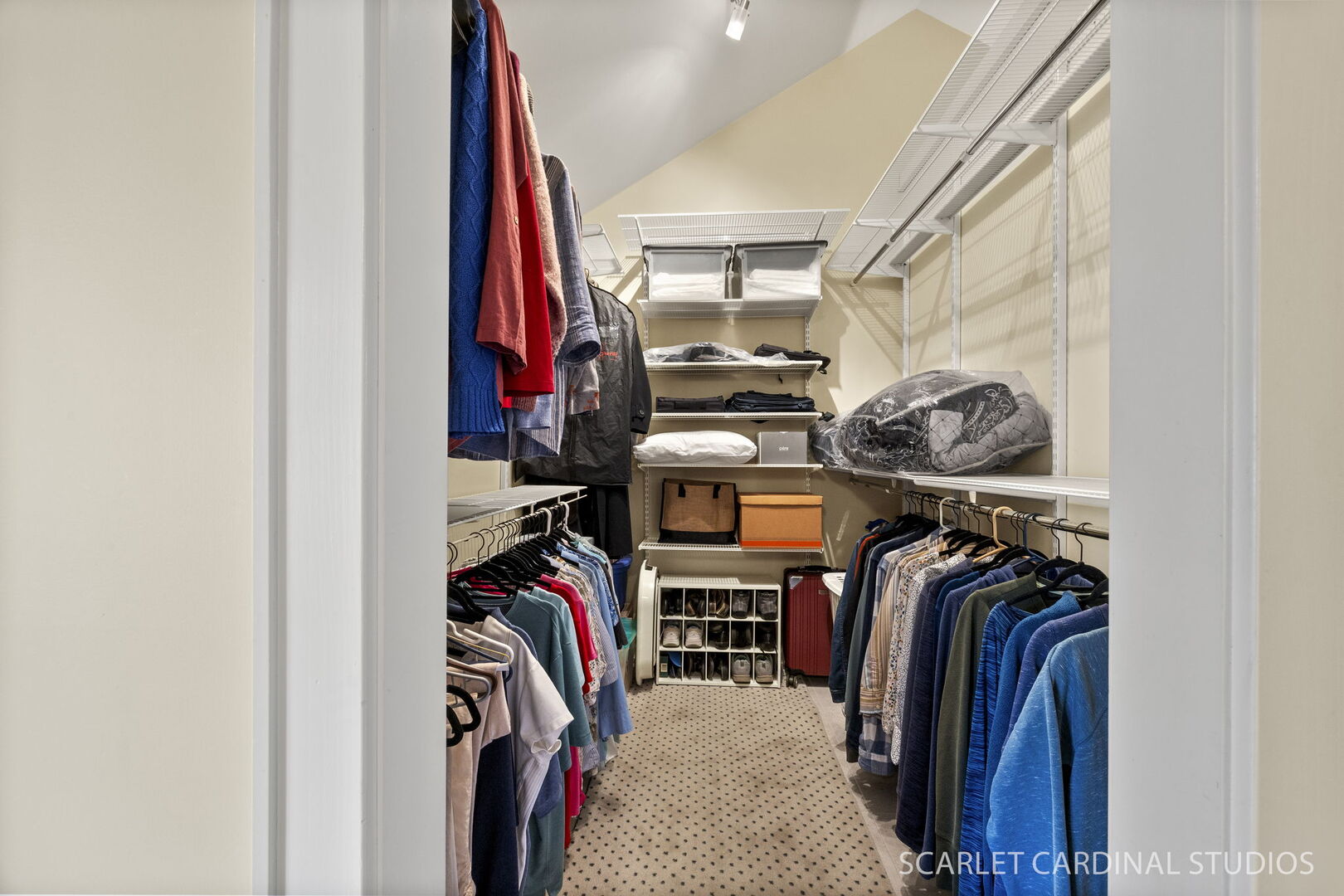 320 Oakwood Court, Wheaton, IL 60189