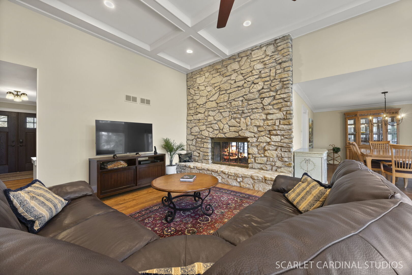 320 Oakwood Court, Wheaton, IL 60189