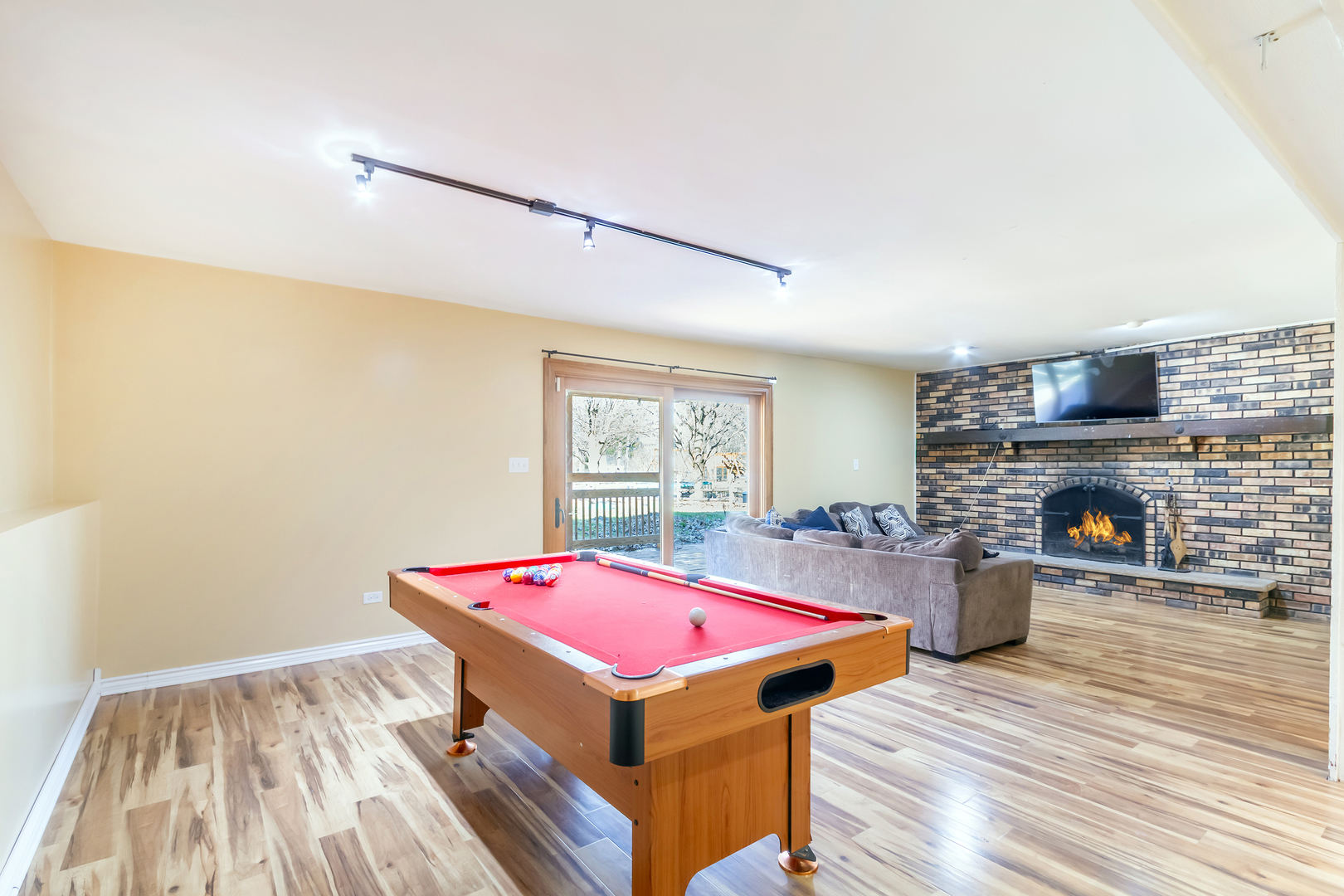 3N046 Lakeview Court, West Chicago, IL 60185