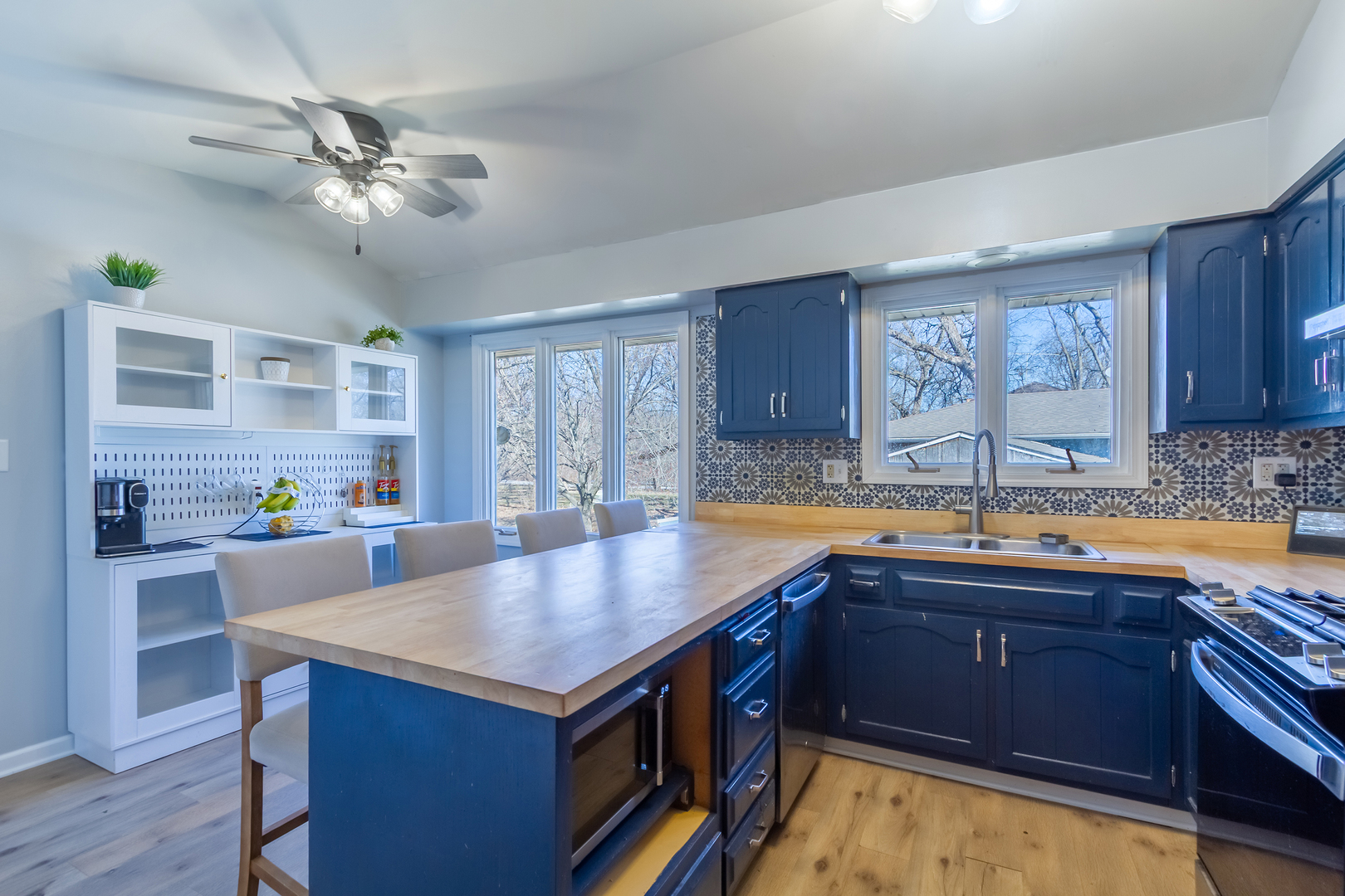 3N046 Lakeview Court, West Chicago, IL 60185