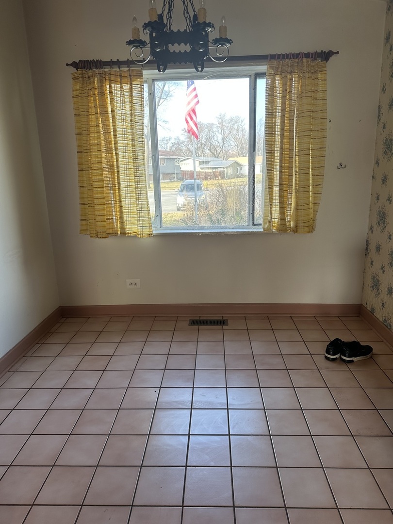 607 Enterprise Road, Chicago Heights, IL 60411