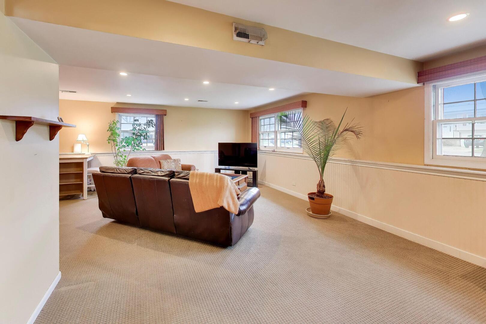 2819 N Kennicott Avenue, Arlington Heights, IL 60004