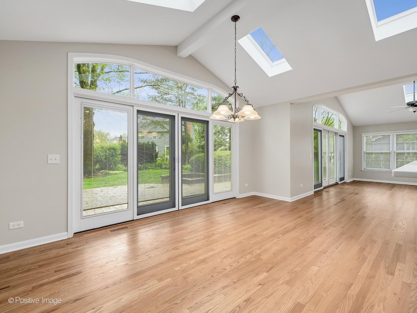 2S560 Seneca Drive, Wheaton, IL 60189