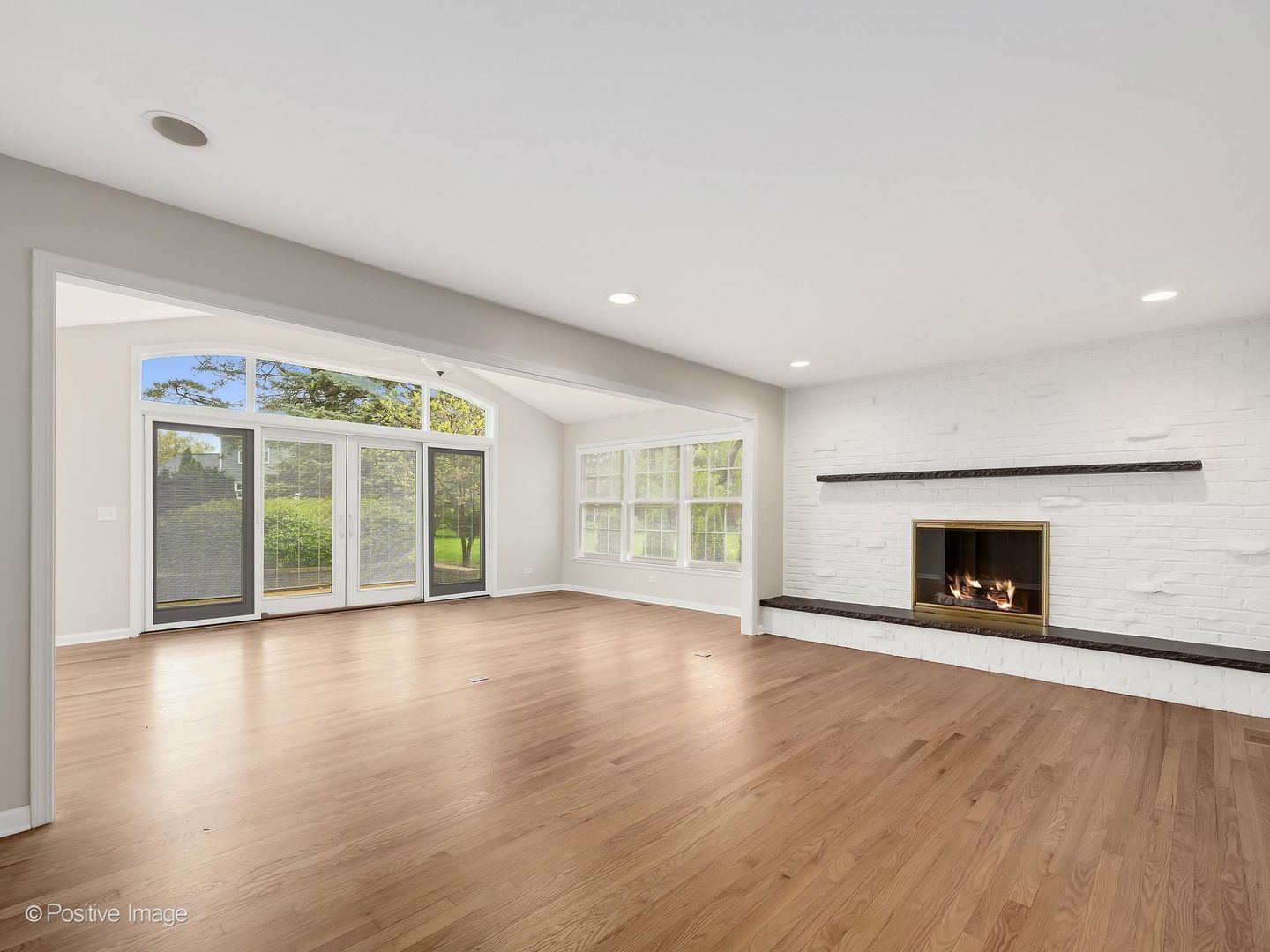 2S560 Seneca Drive, Wheaton, IL 60189