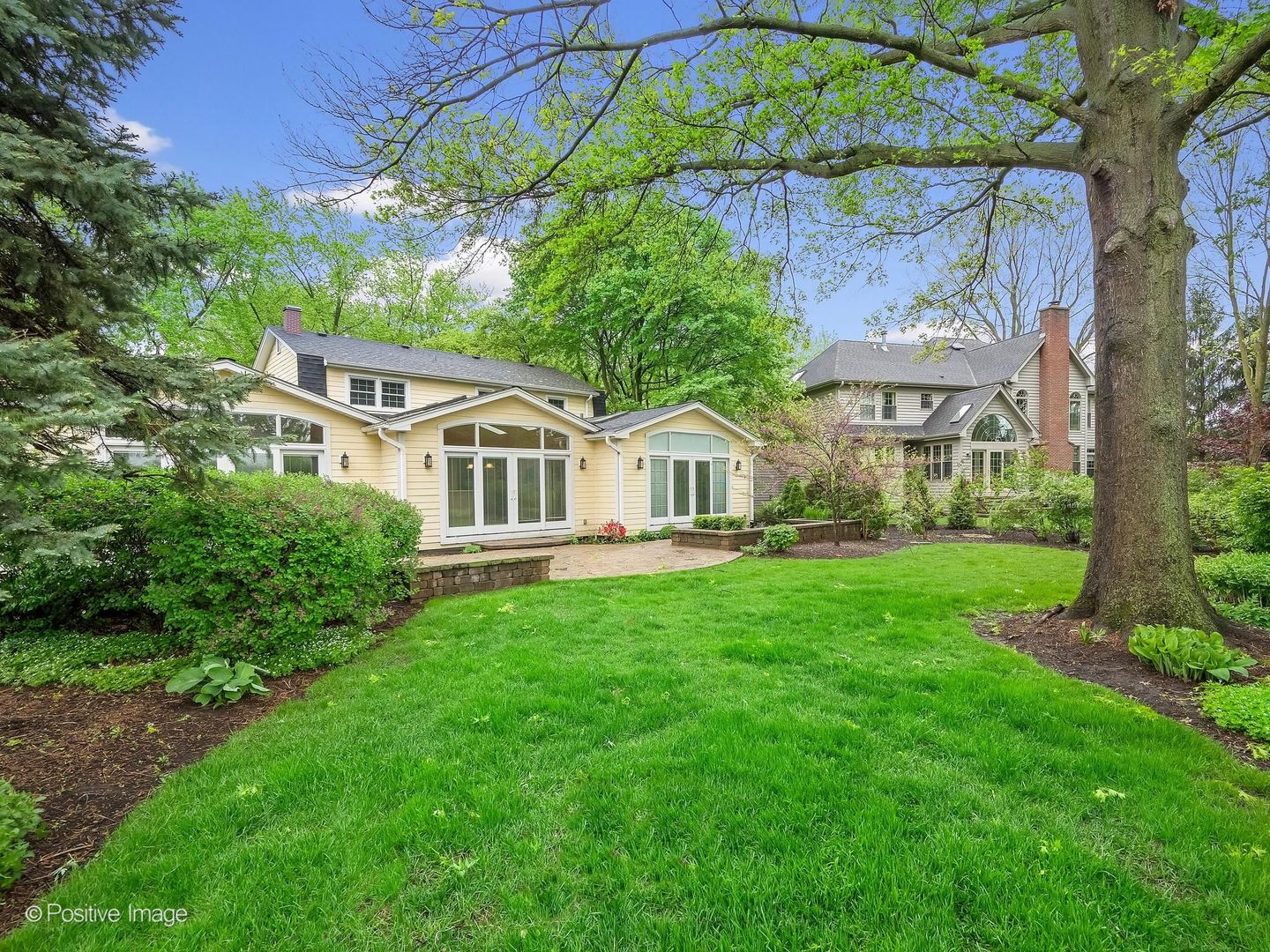 2S560 Seneca Drive, Wheaton, IL 60189