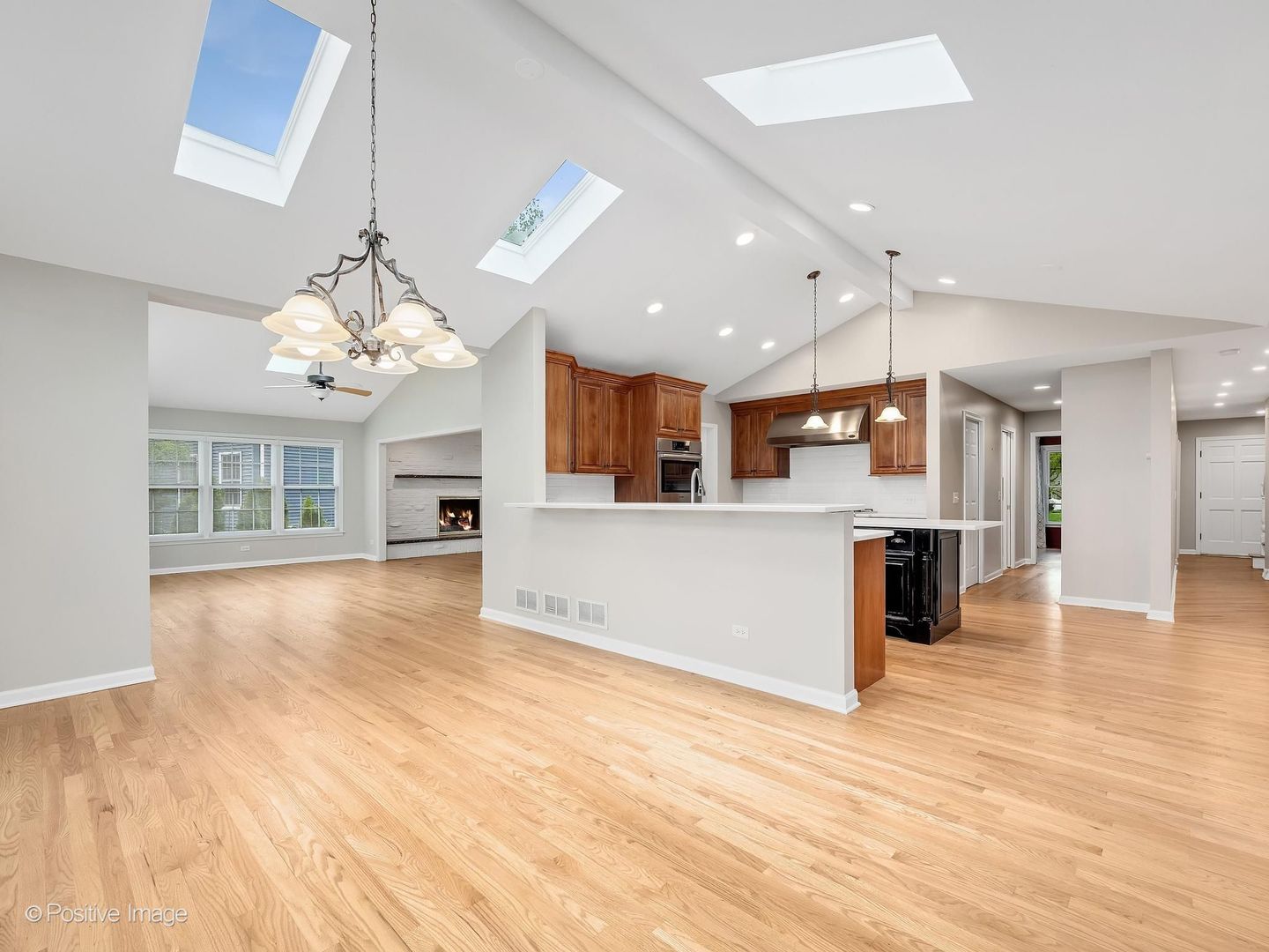 2S560 Seneca Drive, Wheaton, IL 60189