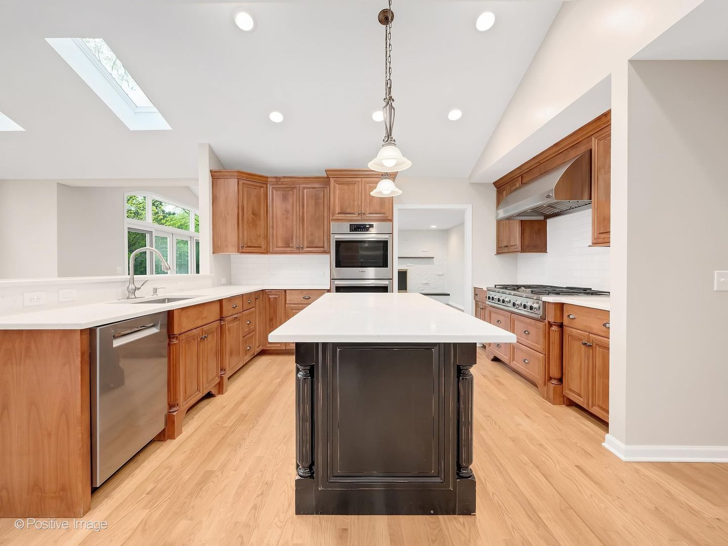 2S560 Seneca Drive, Wheaton, IL 60189