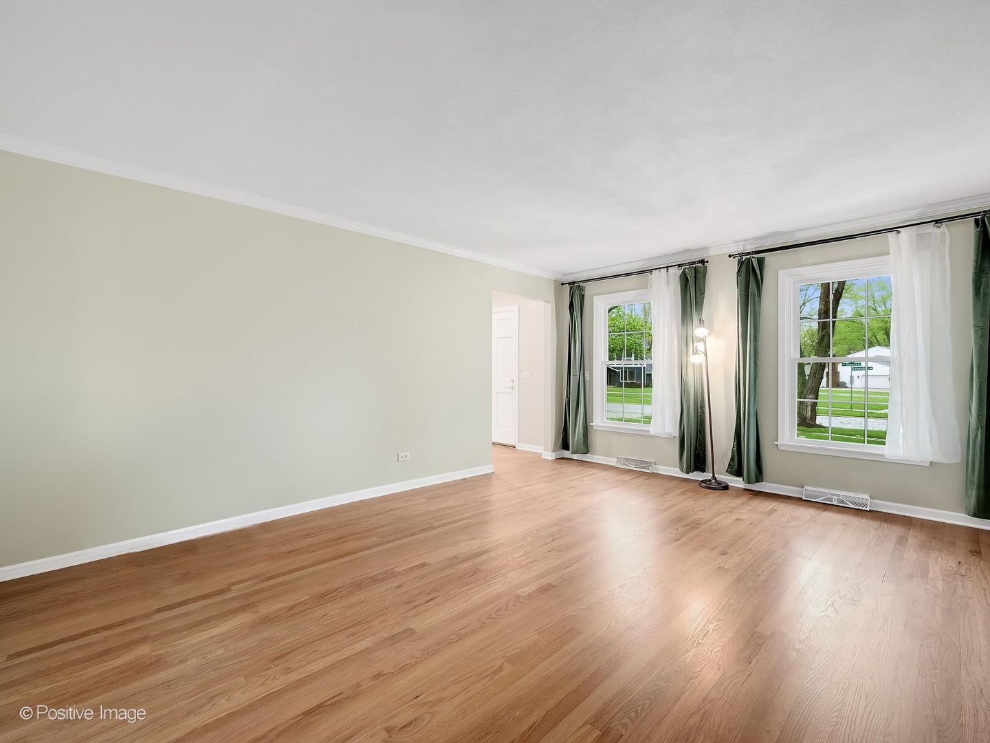 2S560 Seneca Drive, Wheaton, IL 60189