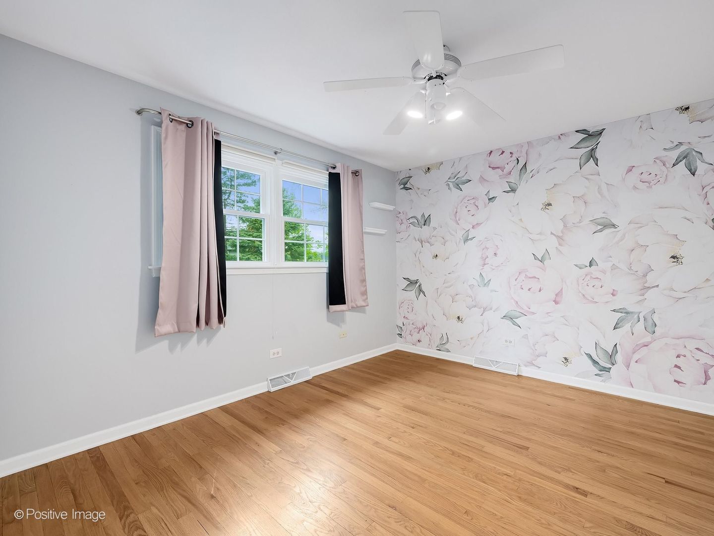 2S560 Seneca Drive, Wheaton, IL 60189