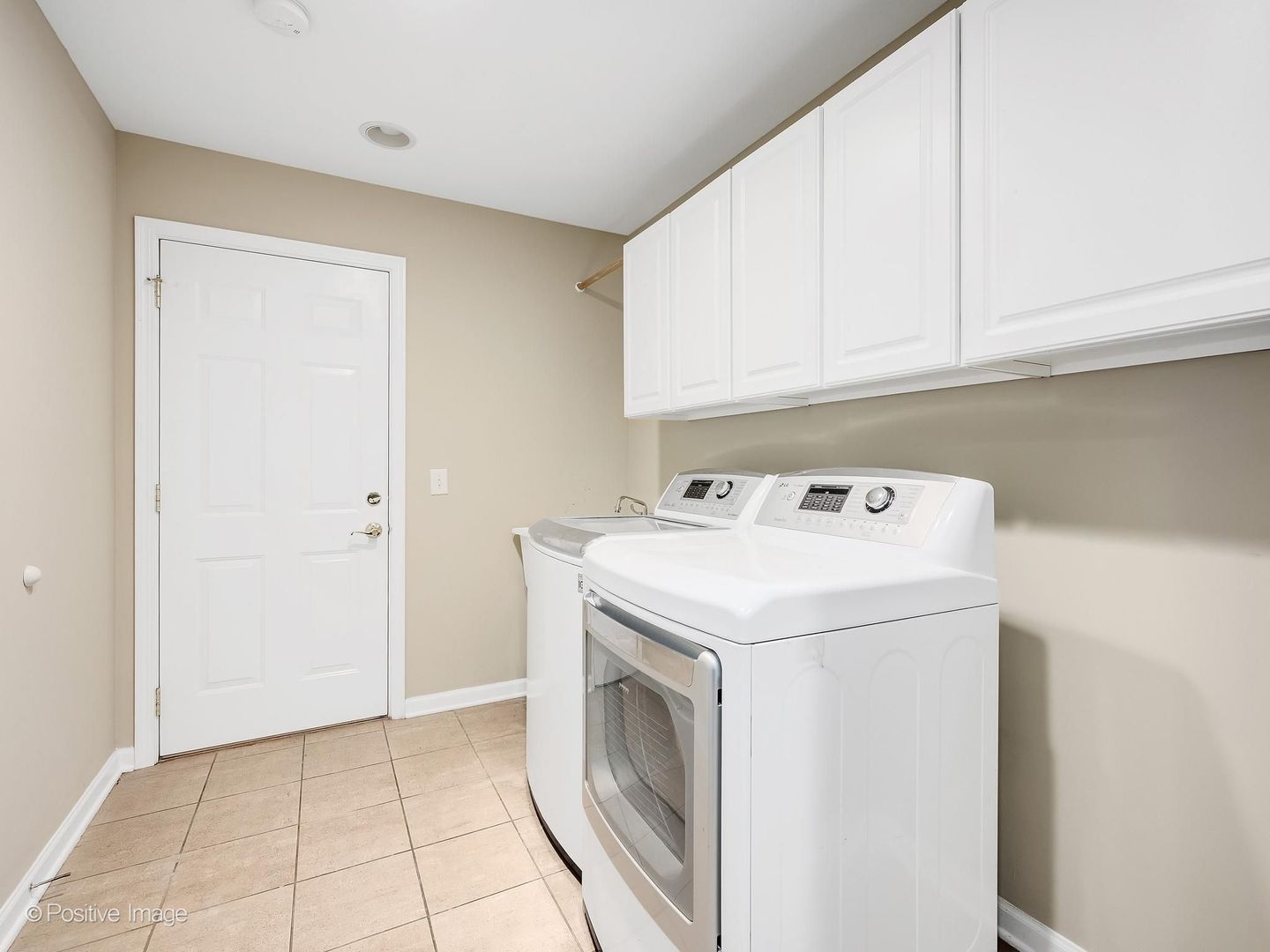 2S560 Seneca Drive, Wheaton, IL 60189