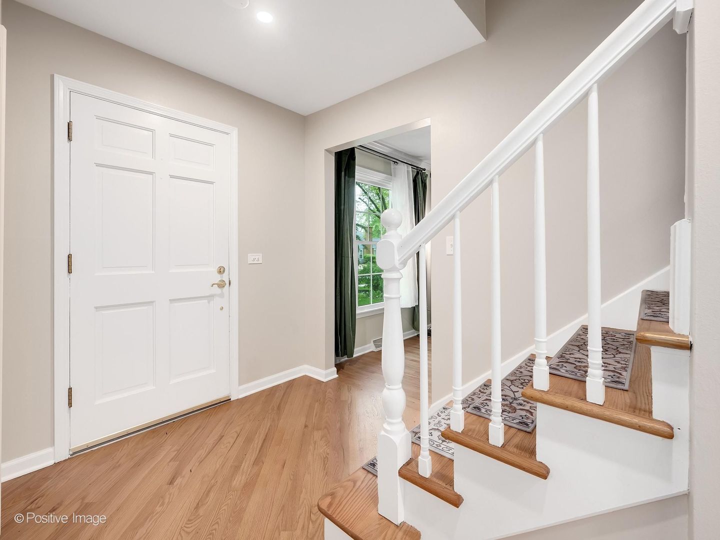 2S560 Seneca Drive, Wheaton, IL 60189