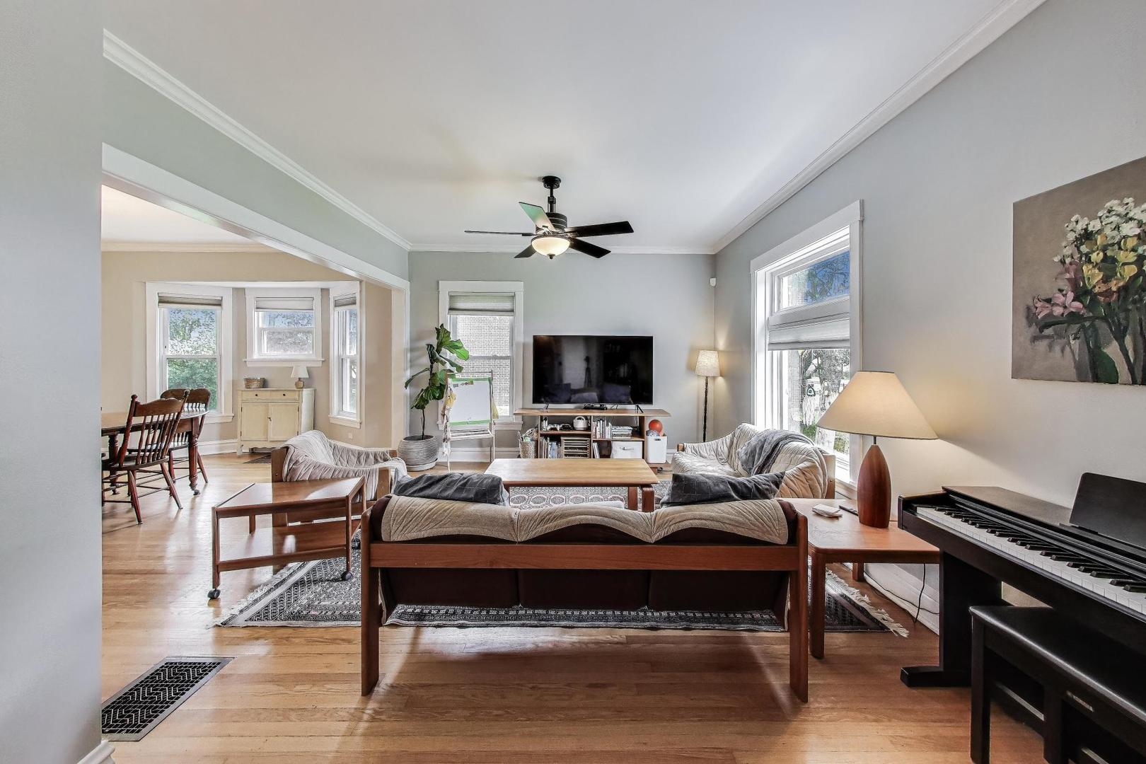 36 E Touhy Avenue, Park Ridge, IL 60068