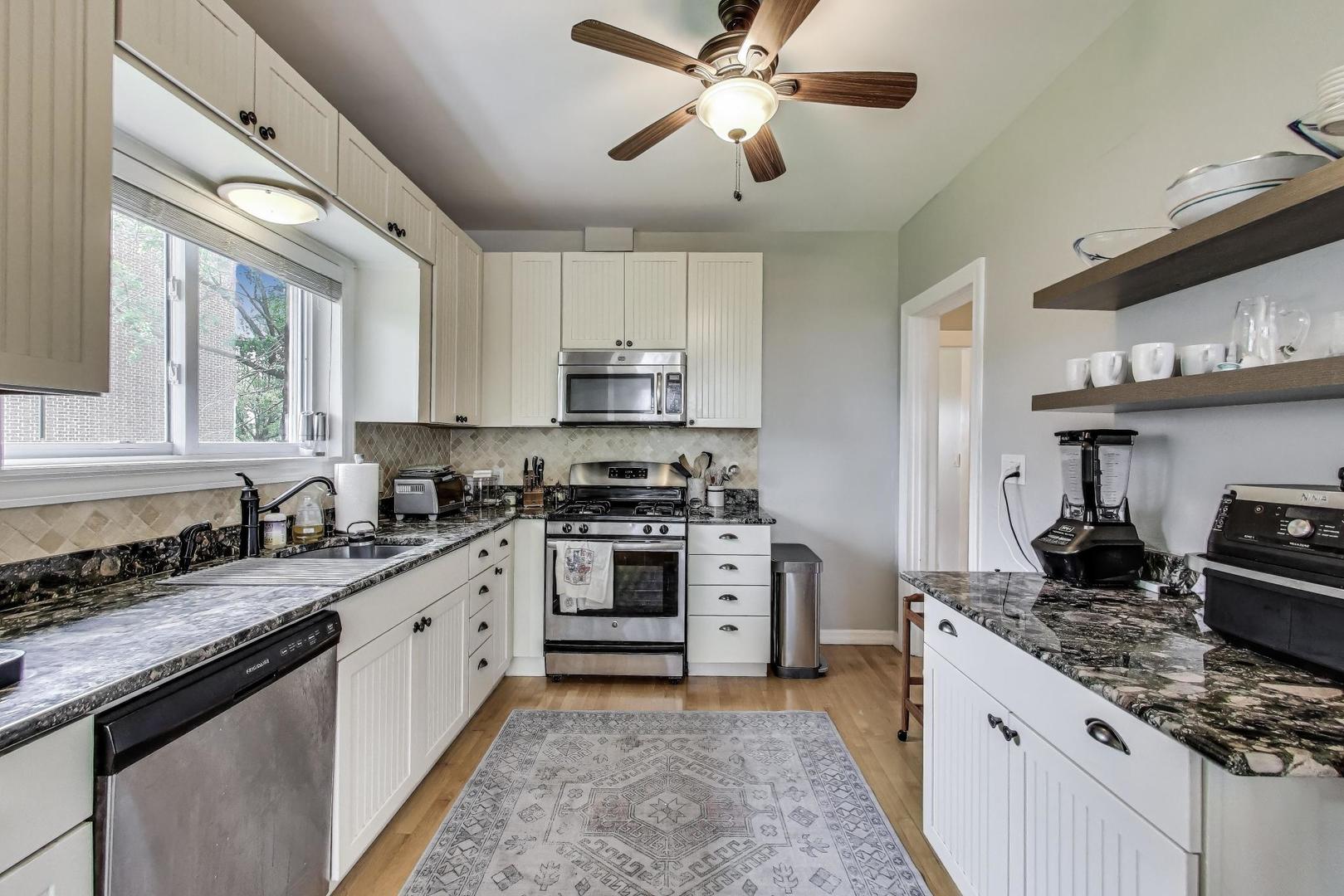 36 E Touhy Avenue, Park Ridge, IL 60068