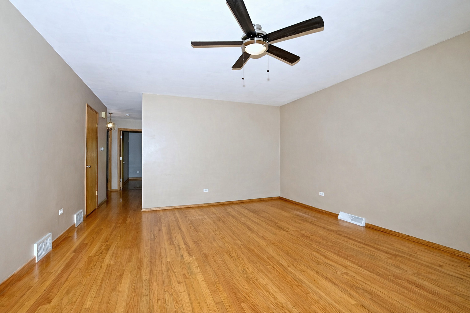 9416 S 80th Court, Hickory Hills, IL 60457