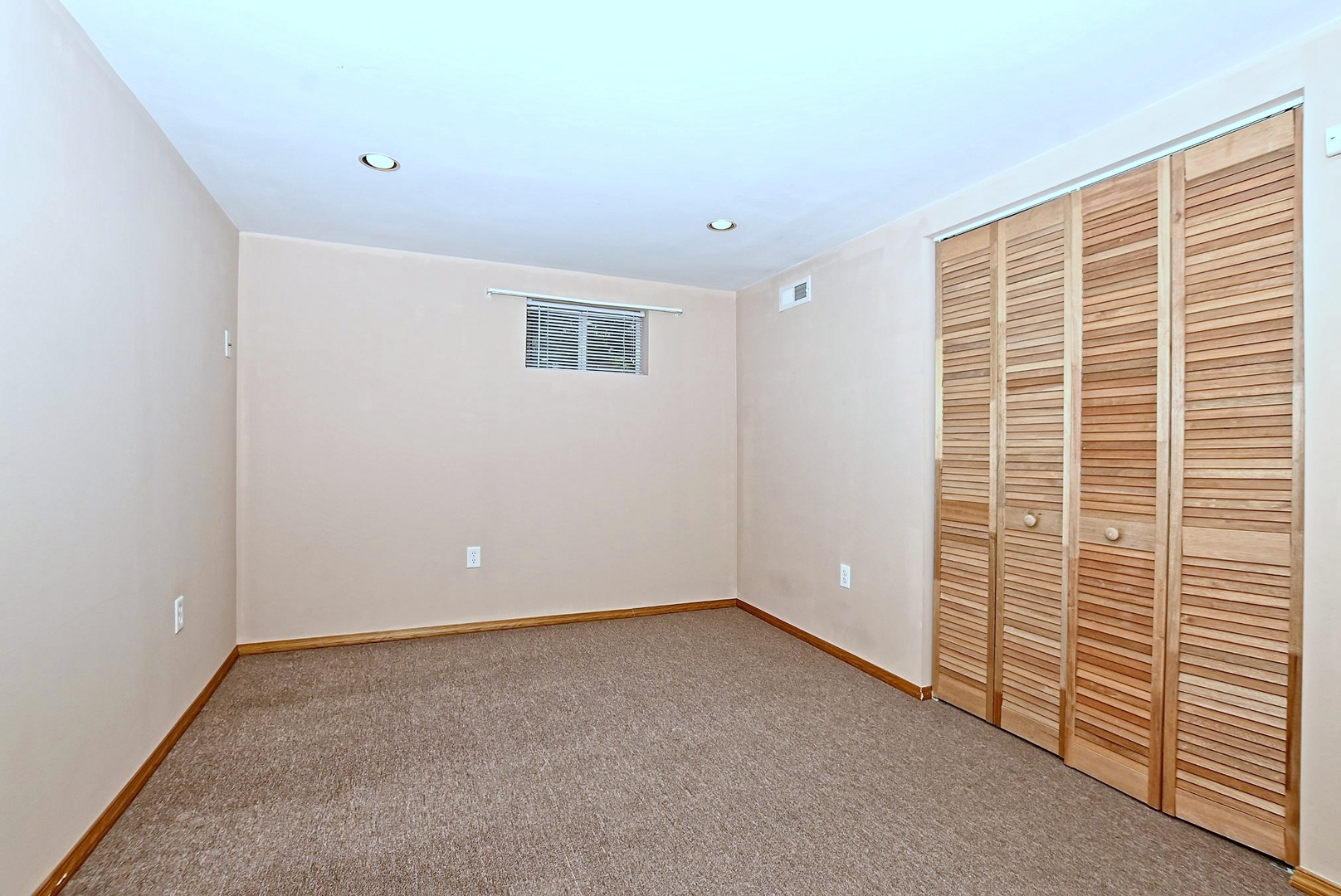 9416 S 80th Court, Hickory Hills, IL 60457