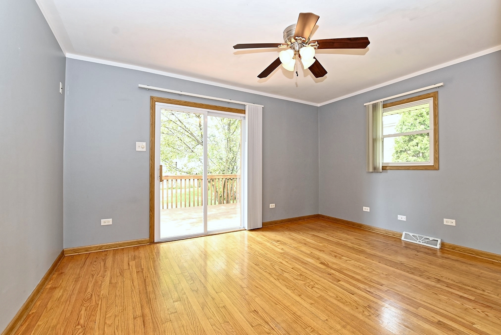 9416 S 80th Court, Hickory Hills, IL 60457