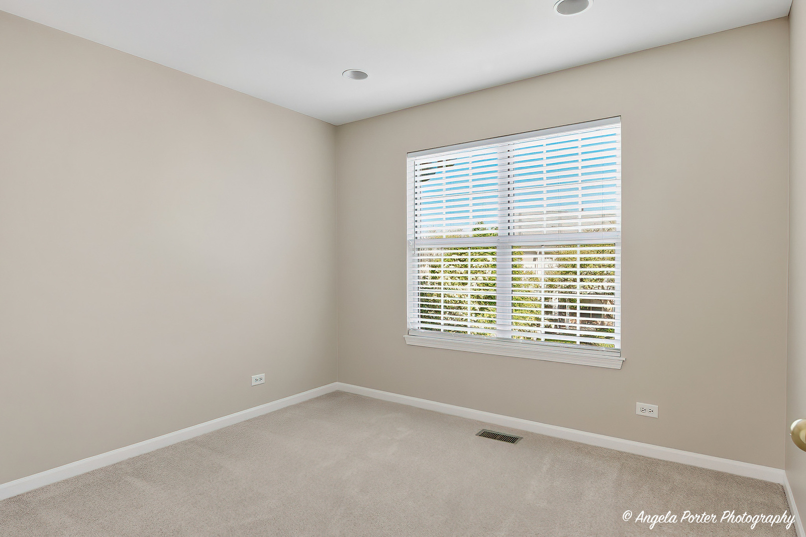 816 Kalamazoo Circle #29-6, Vernon Hills, IL 60061