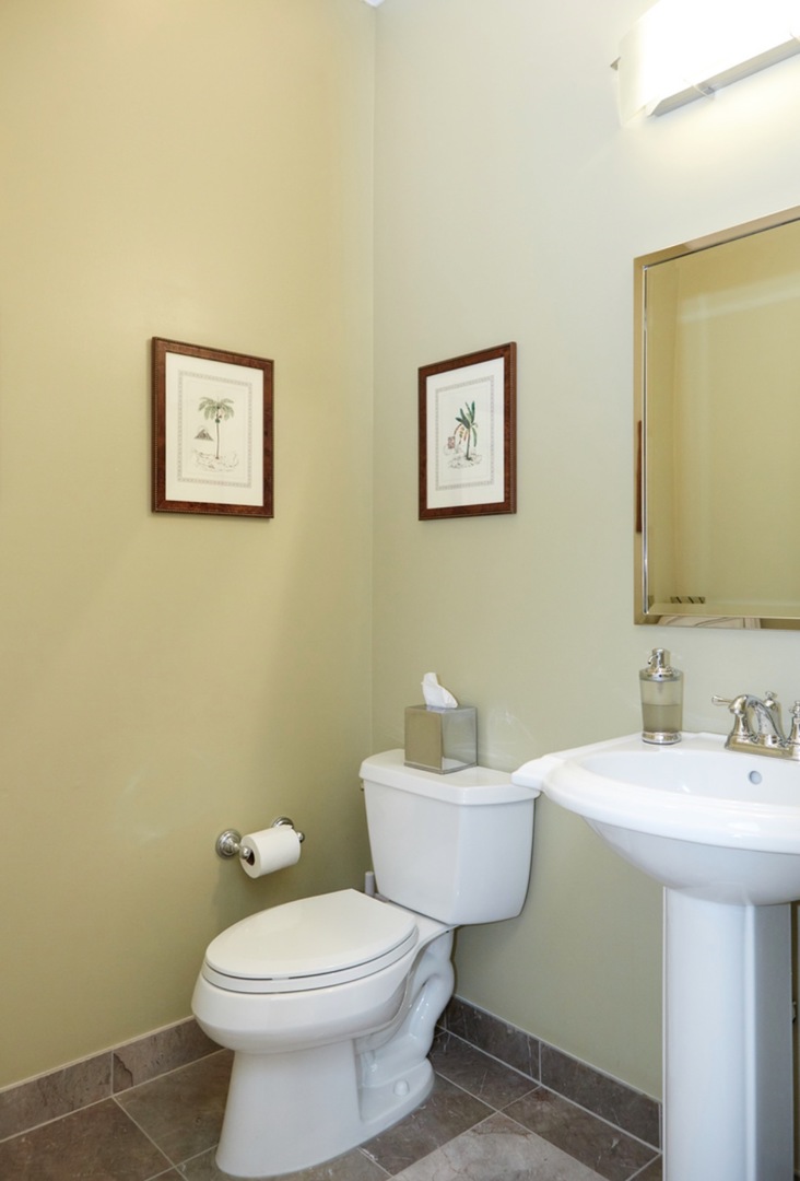 1125 W Monroe Street, Chicago, IL 60607